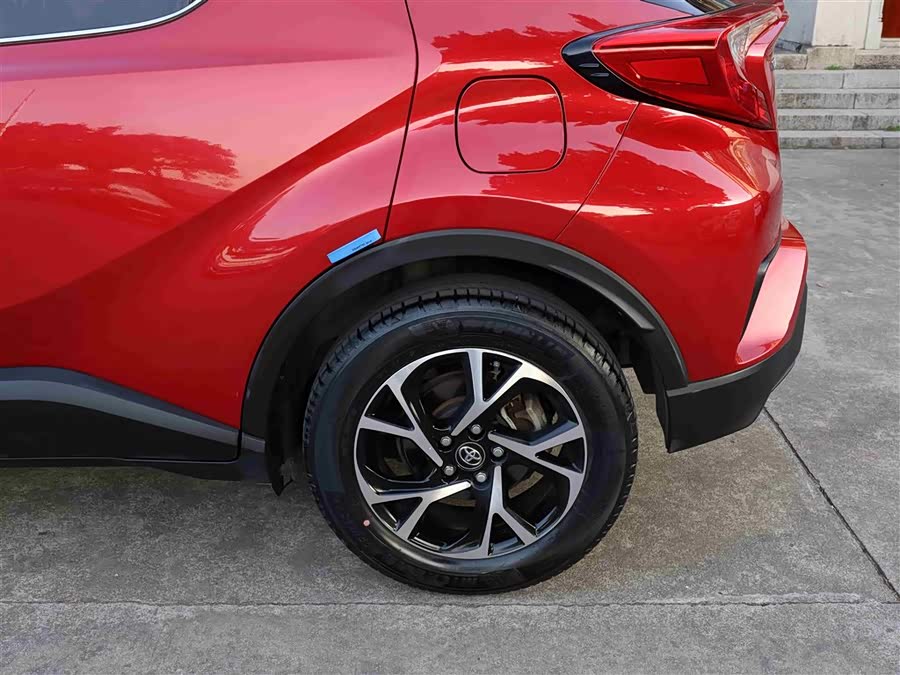 Toyota C-HR 2018 car image #29