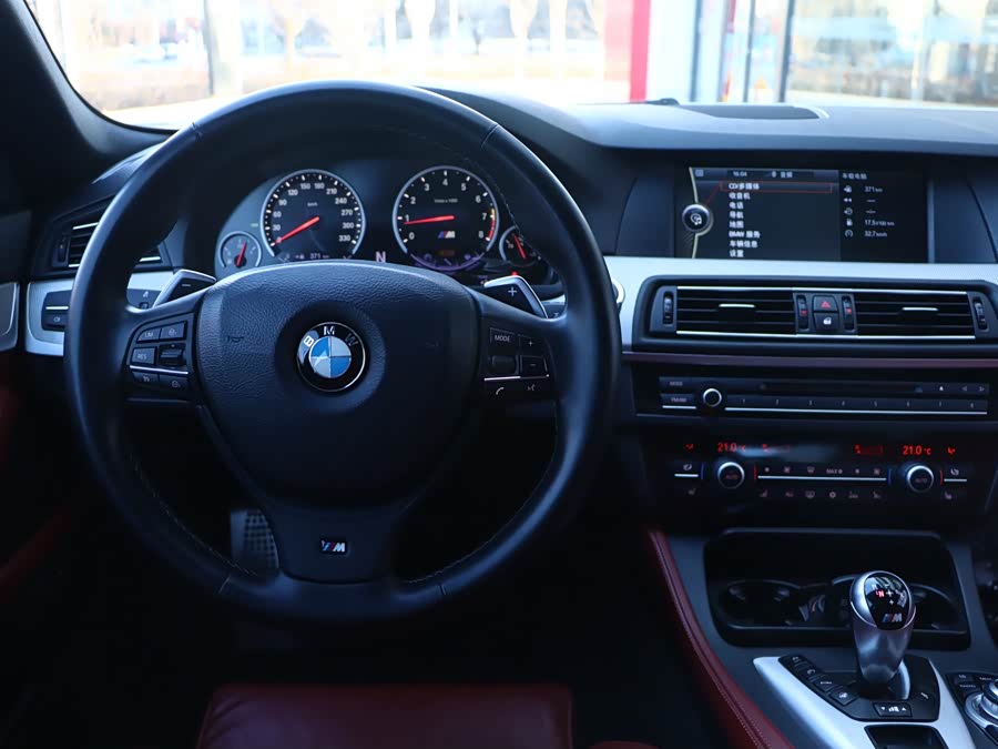 BMW M5 2013 #29 BMW M5 2013 car image #29