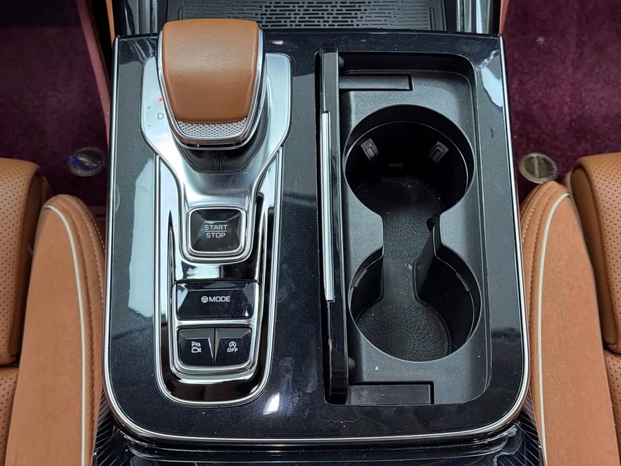 HongQi H9 2024 car image #29