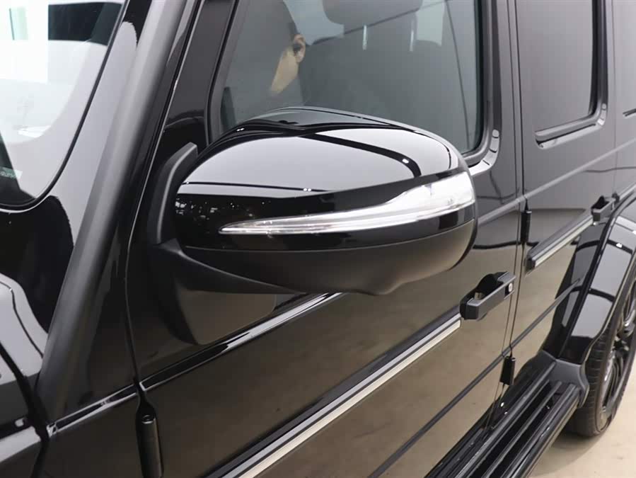 Mercedes-Benz 2025 car image #29