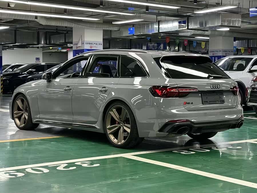 Audi RS 4 2021 car image #29