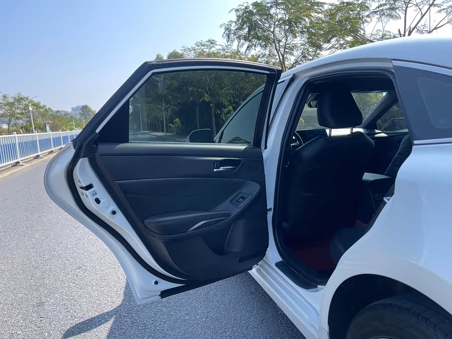 Toyota Avalon 2022 car image #29