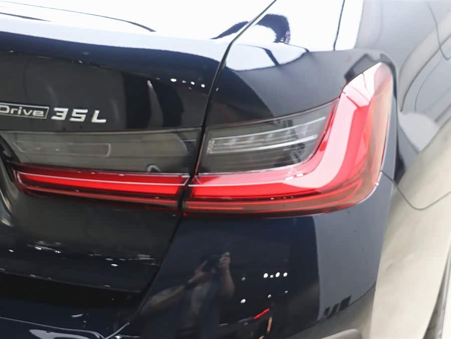 BMW i3 2024 car image #29