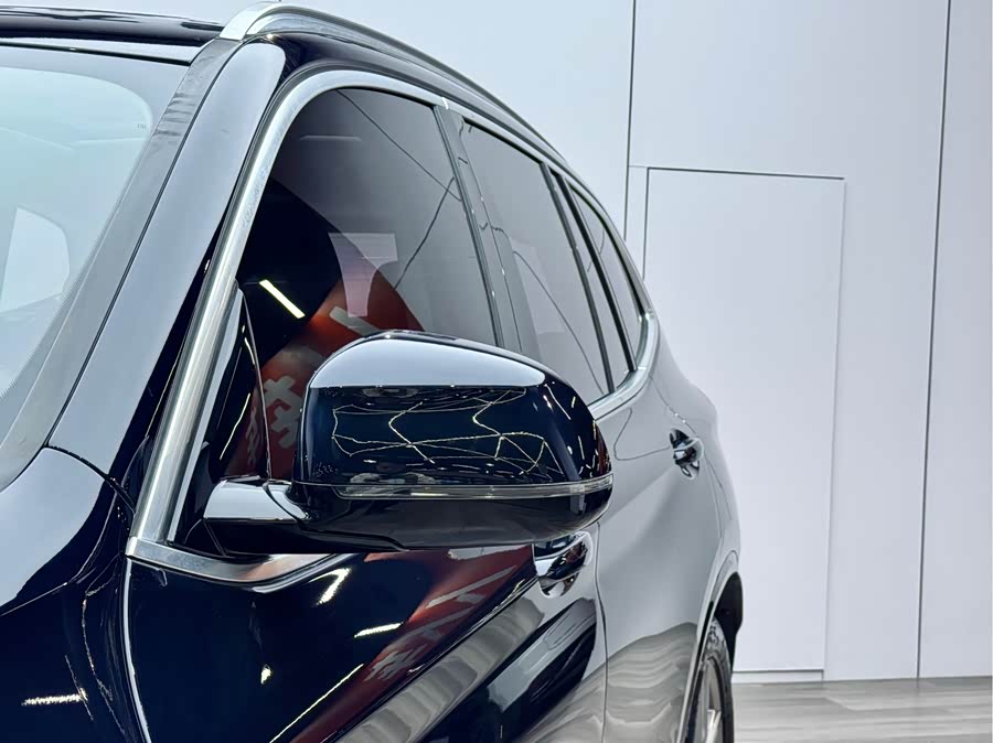 BMW X3 2019 car image #29