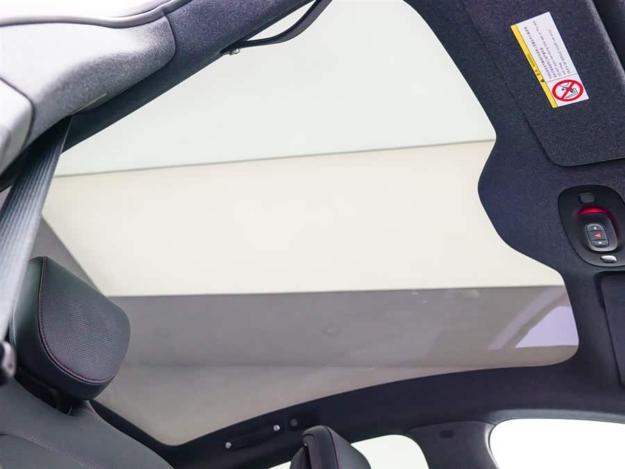 MI YU7 2025 immagine di auto #29