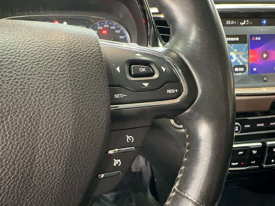 GAC Trumpchi GS8 2017 #29 GAC Trumpchi GS8 2017 car image #29