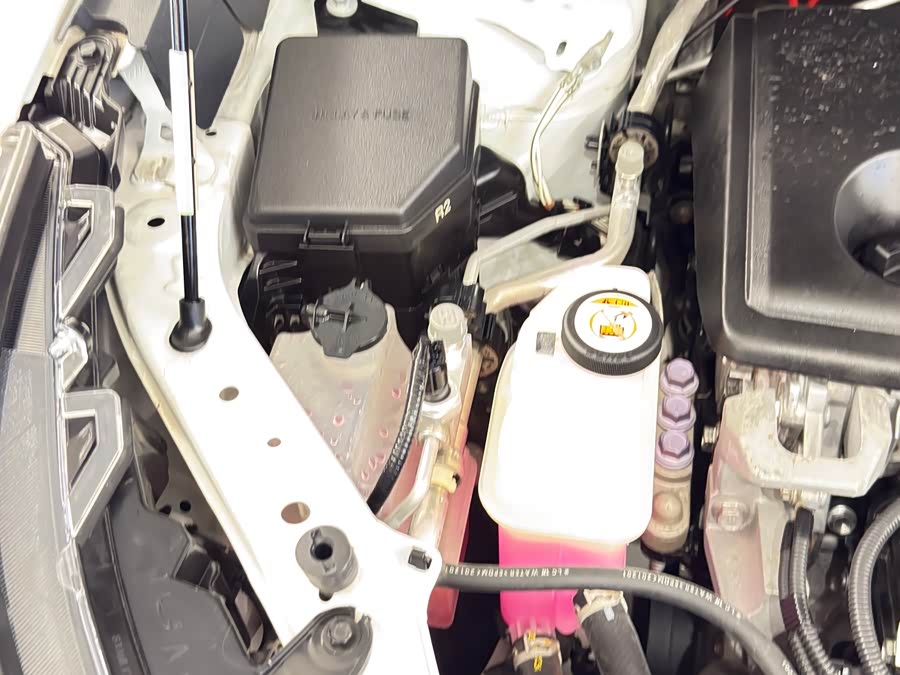 Toyota RAV4 2021 car image #29
