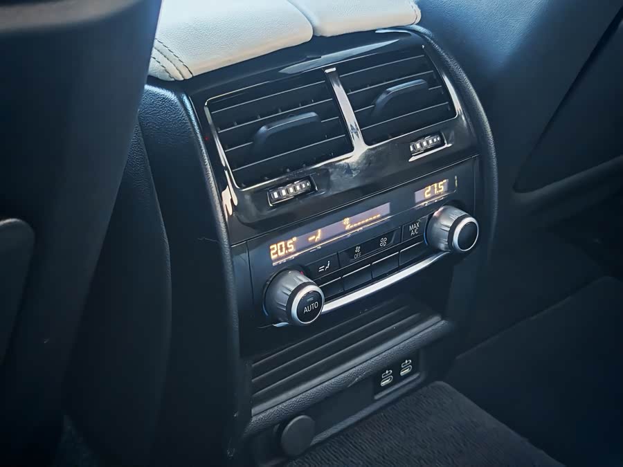 BMW M5 2020 car image #29