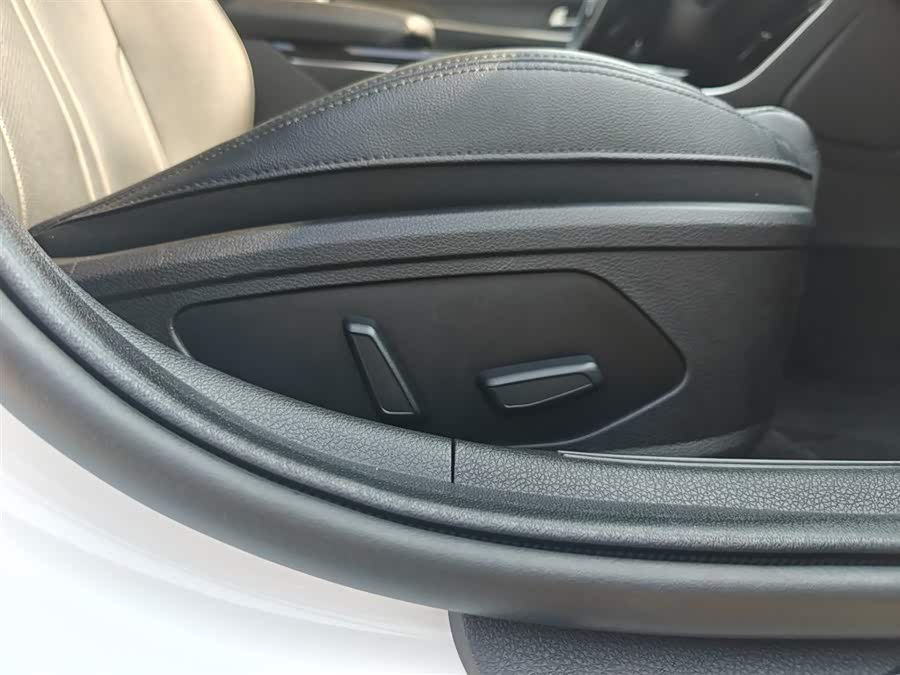 Kia K5 2021 car image #29