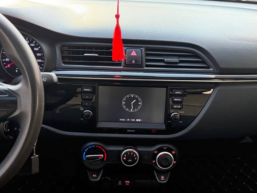 Kia K2 2018 imagen de coche #29