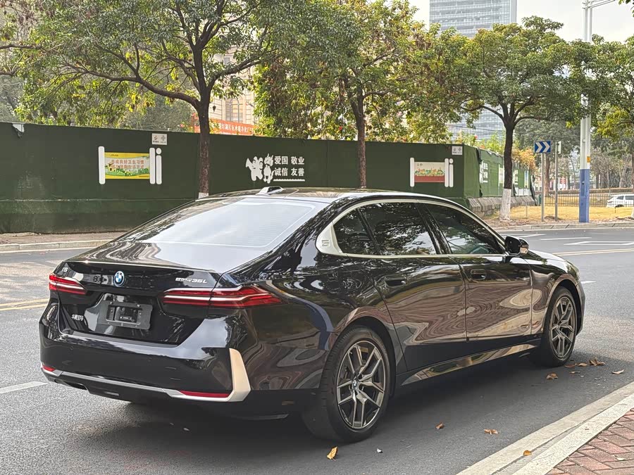 BMW i5 2024 #29 BMW i5 2024 car image #29