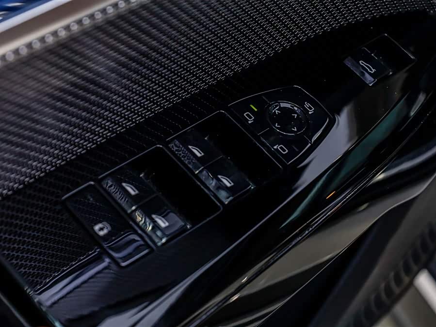 BMW 7 Series 2024 car image #29