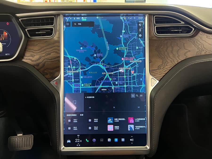 Tesla Model X 2017 car image #29