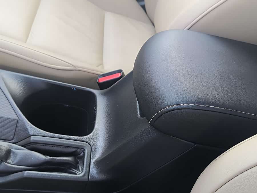 Toyota RAV4 2015 car image #29