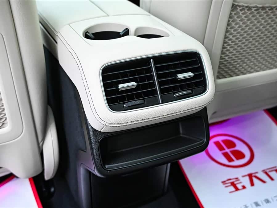 Mercedes-Benz GLE Class 2023 car image #29