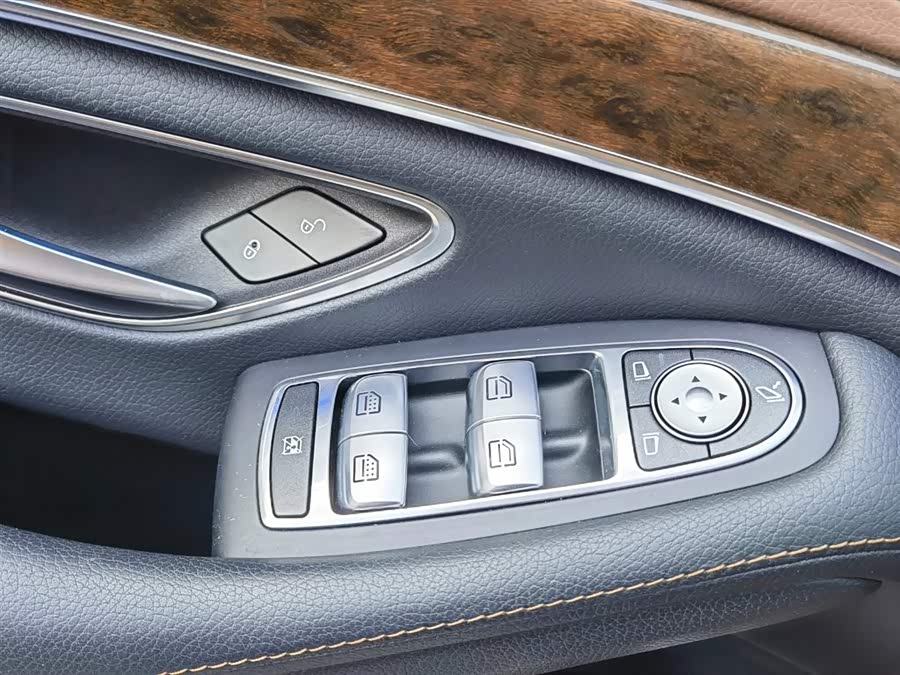 Mercedes-Benz S Class 2014 car image #29