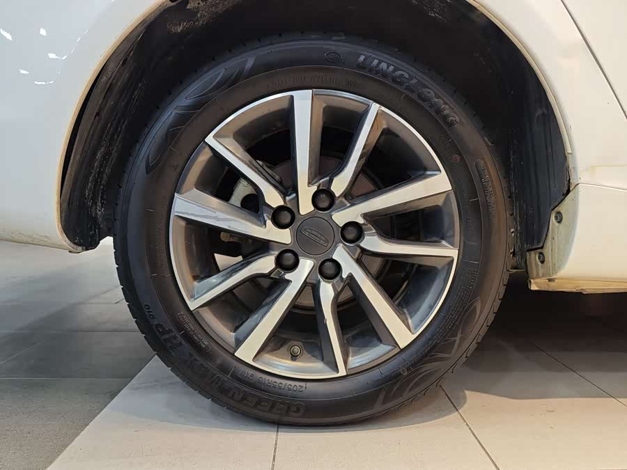 GEELY Emgrand 2020 #29 GEELY Emgrand 2020 car image #29