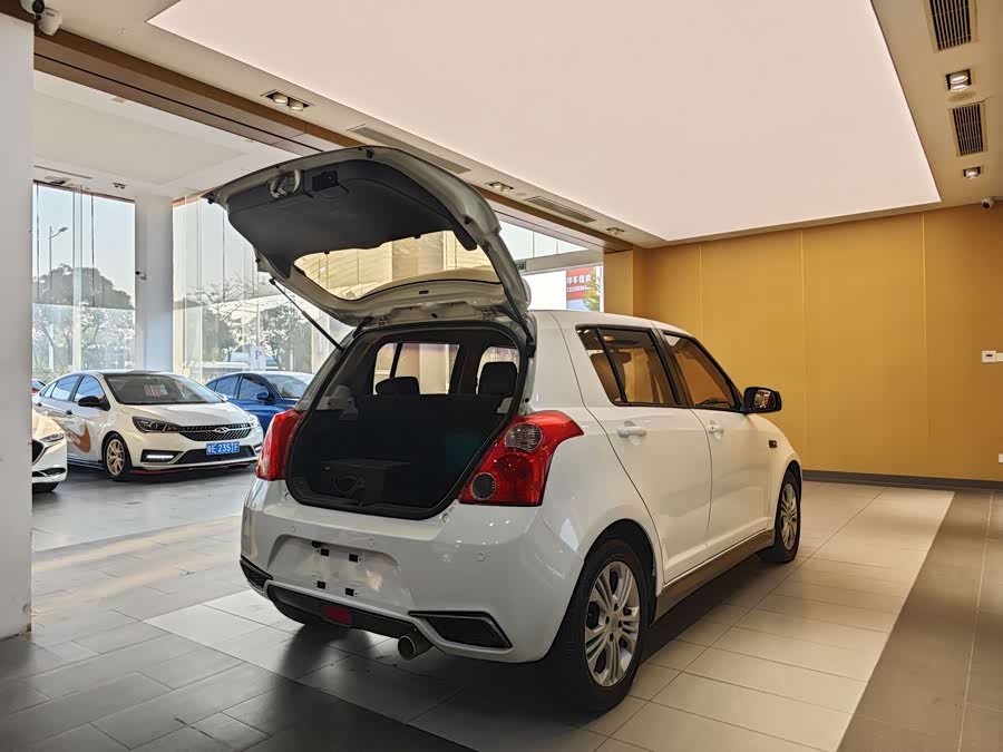 Suzuki Swift 2016 car image #29