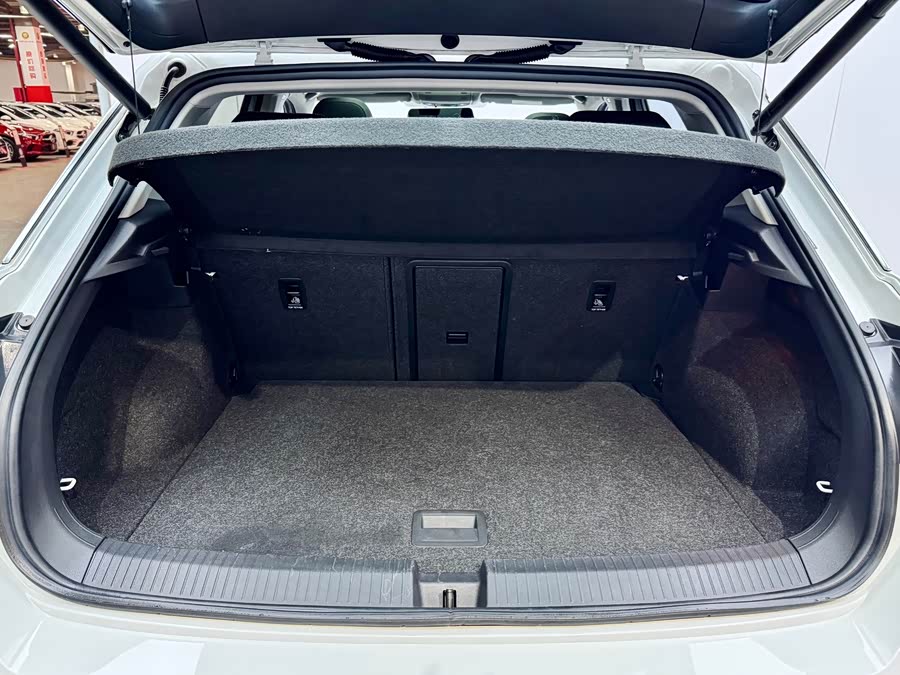 Volkswagen T-Roc 2021 car image #29