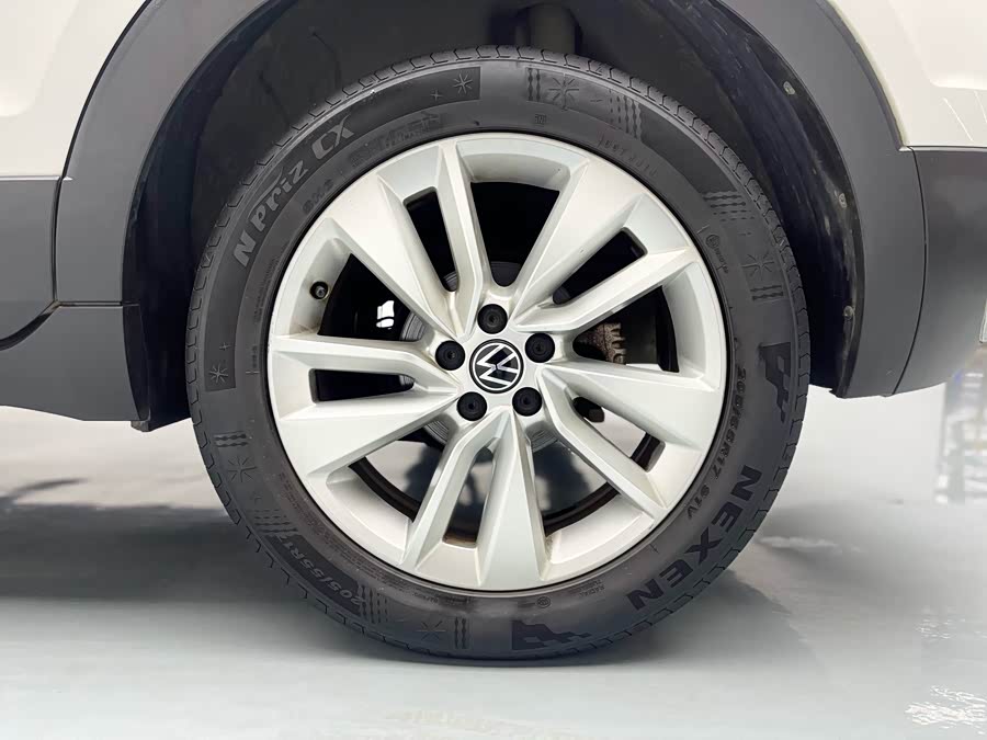 Volkswagen T-Cross 2021 car image #29