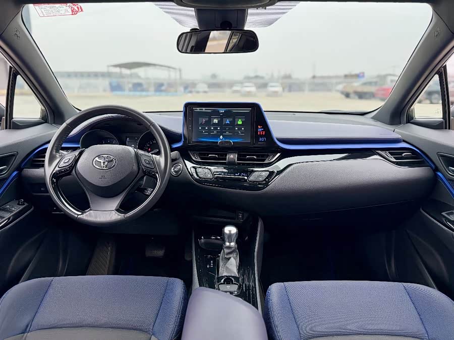 Toyota C-HR 2018 #29 Toyota C-HR 2018 car image #29