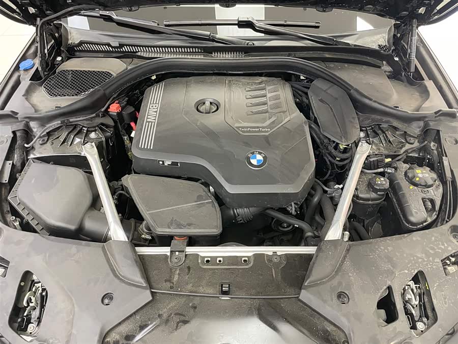 BMW 5 Series 2023 car image #29