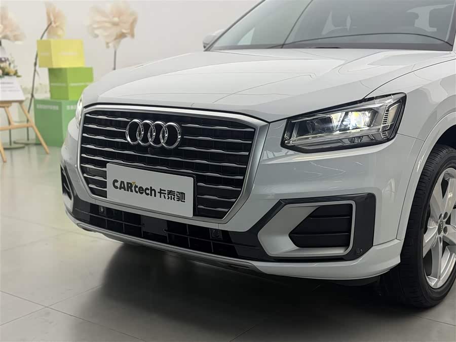 Audi Q2L 2020 car image #29