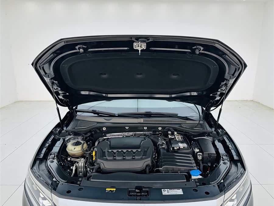 Volkswagen Passat 2023 صورة سيارة #29