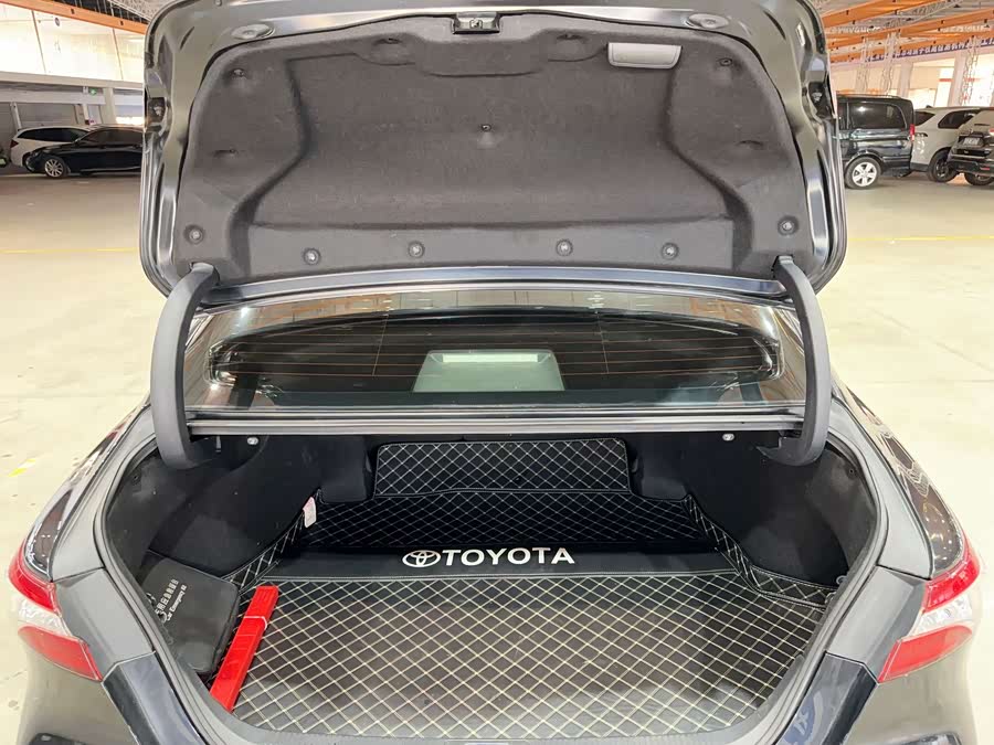 Toyota Camry 2018 immagine di auto #29