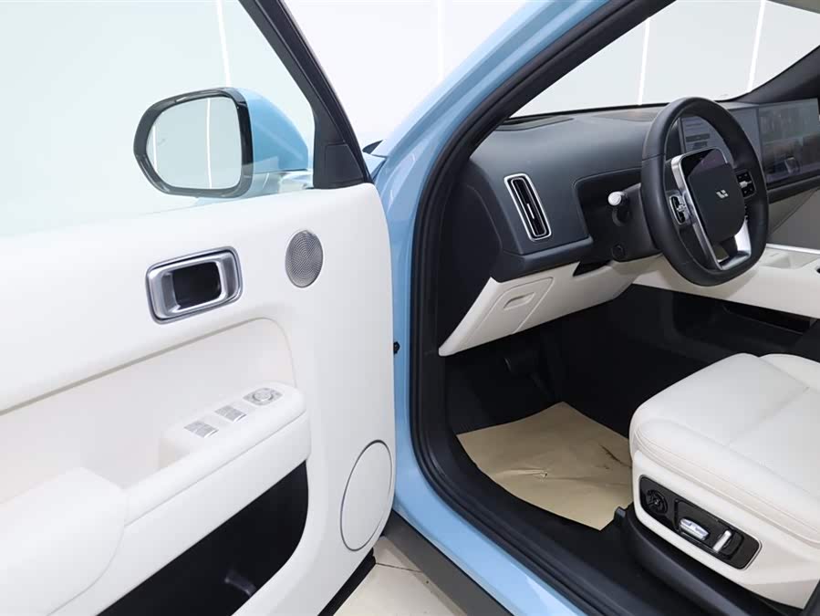 Li L7 2024 immagine di auto #29