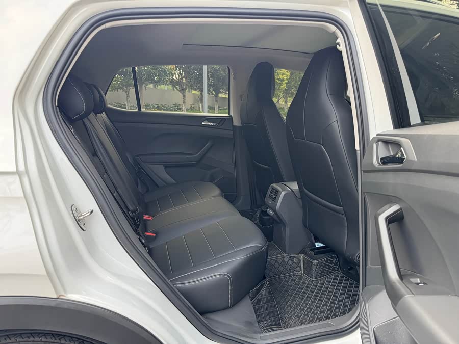 Volkswagen T-Cross 2021 #29 Volkswagen T-Cross 2021 car image #29