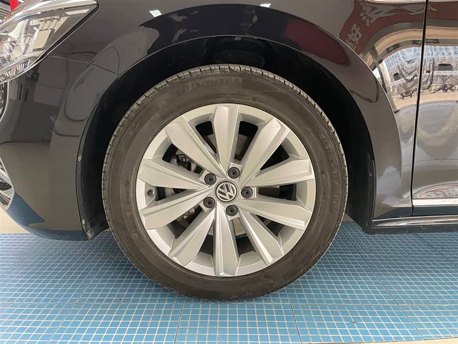 Volkswagen Passat 2020 car image #29