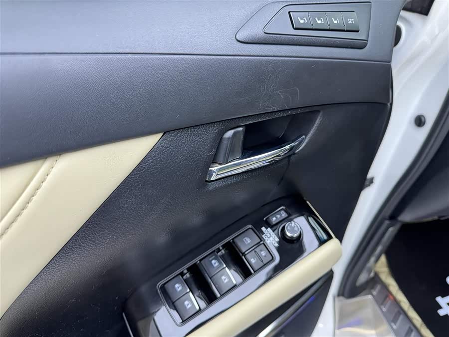 Toyota Alphard 2019 immagine di auto #29