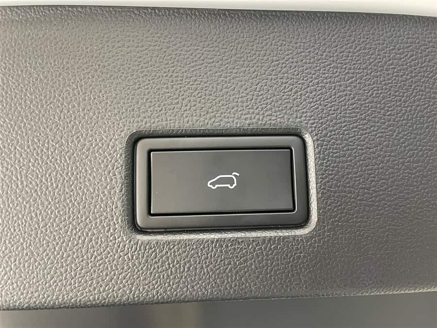 Volkswagen T-Roc 2024 car image #29