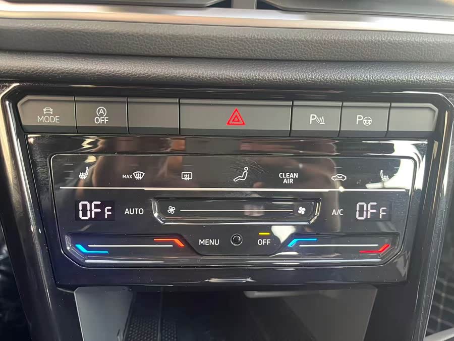 Volkswagen T-Roc 2023 car image #29