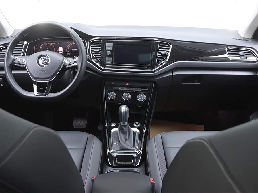 Volkswagen T-Roc 2020 car image #29