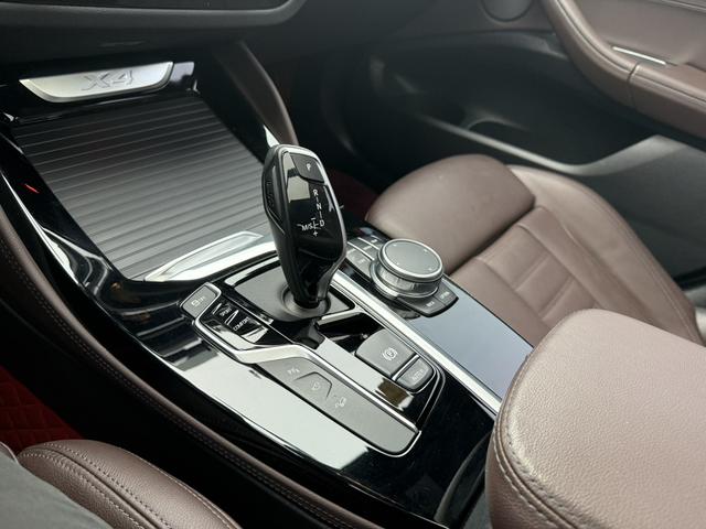 BMW X4 2021 car image #29