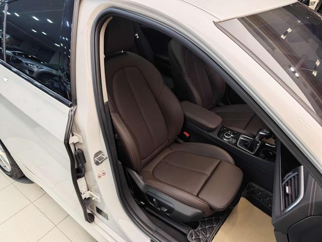 BMW i4 M50 2019 car image #29