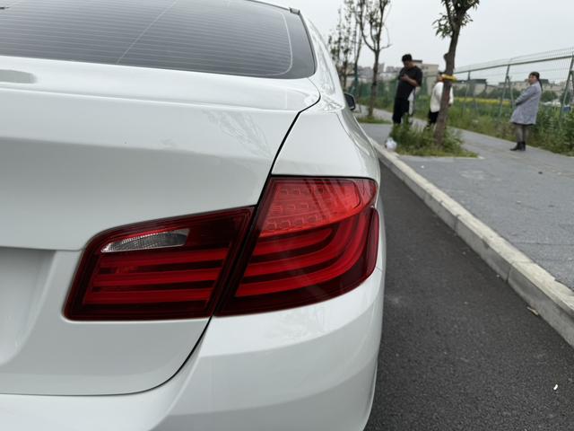 BMW 5 Series 2012 car image #29