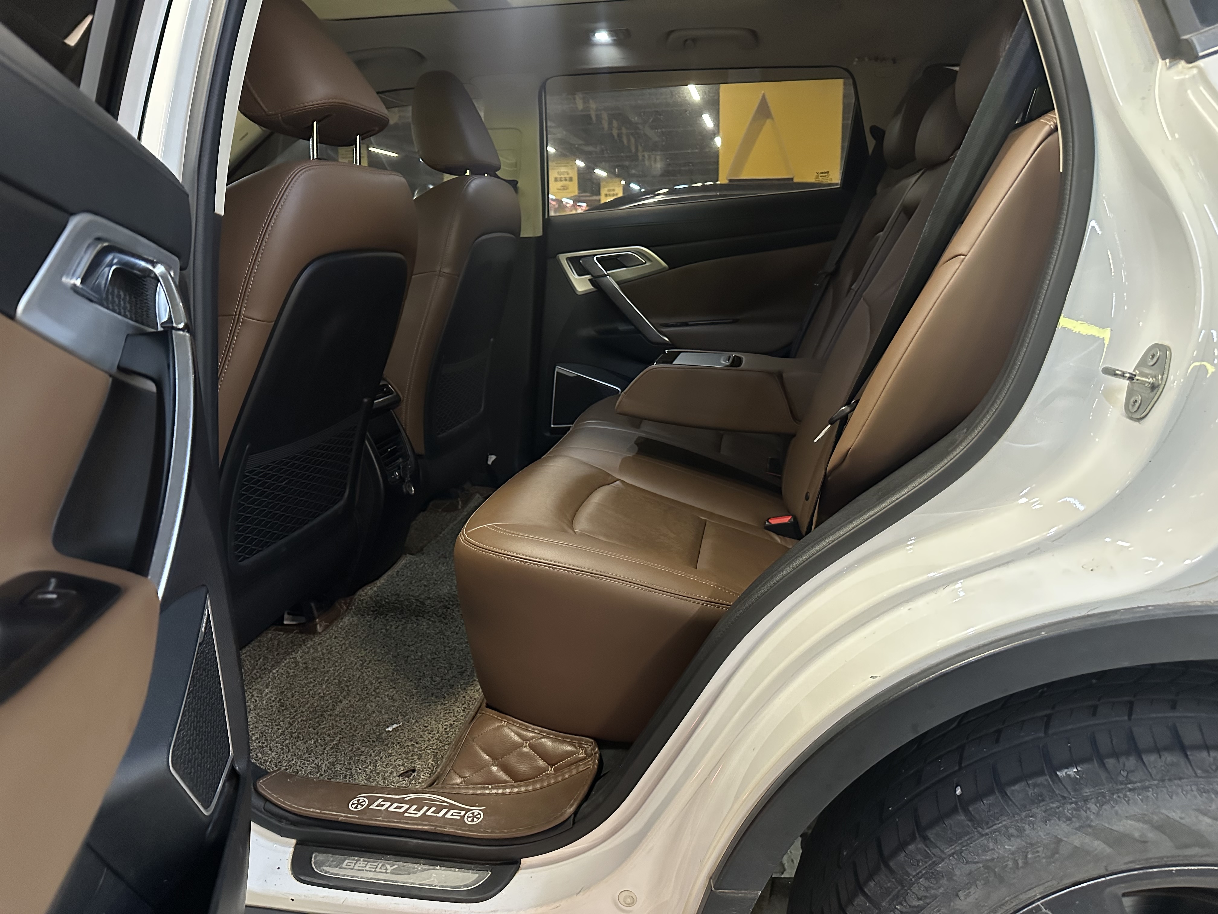 GEELY Boyue 2018 immagine di auto #29