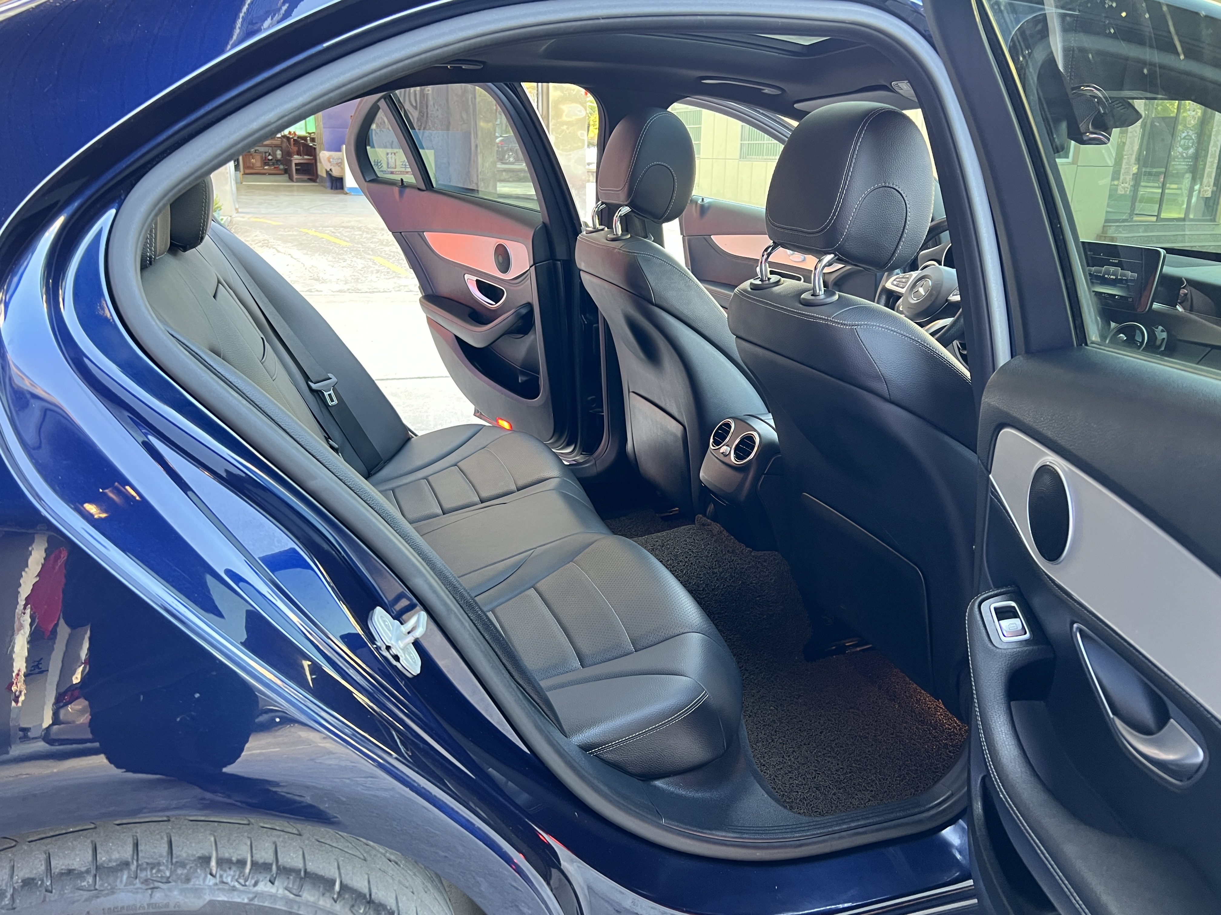 Mercedes-Benz C Class 2016 immagine di auto #29