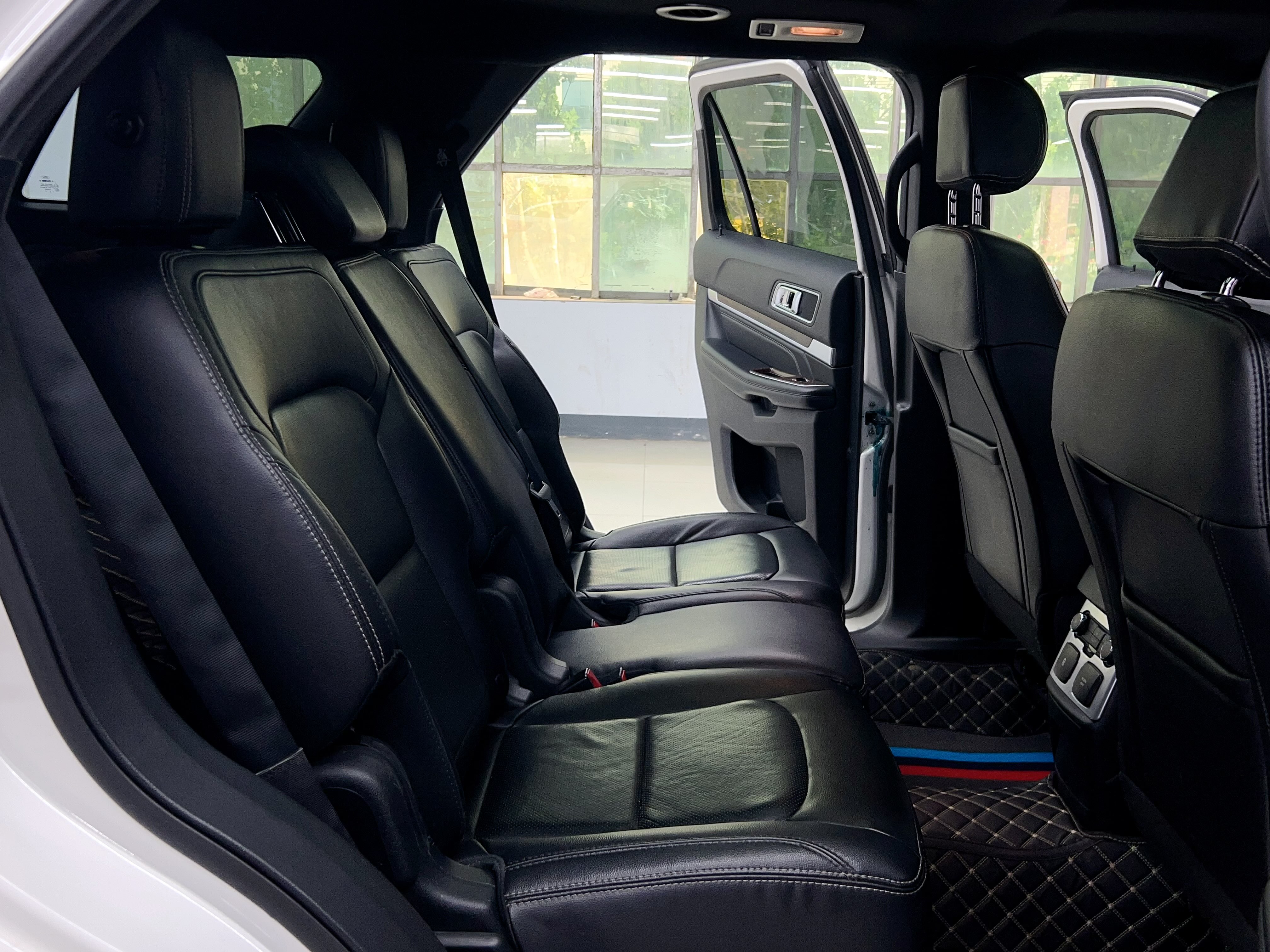 Ford Explorer (Imported) 2017 #29 Ford Explorer (Imported) 2017 صورة سيارة #29