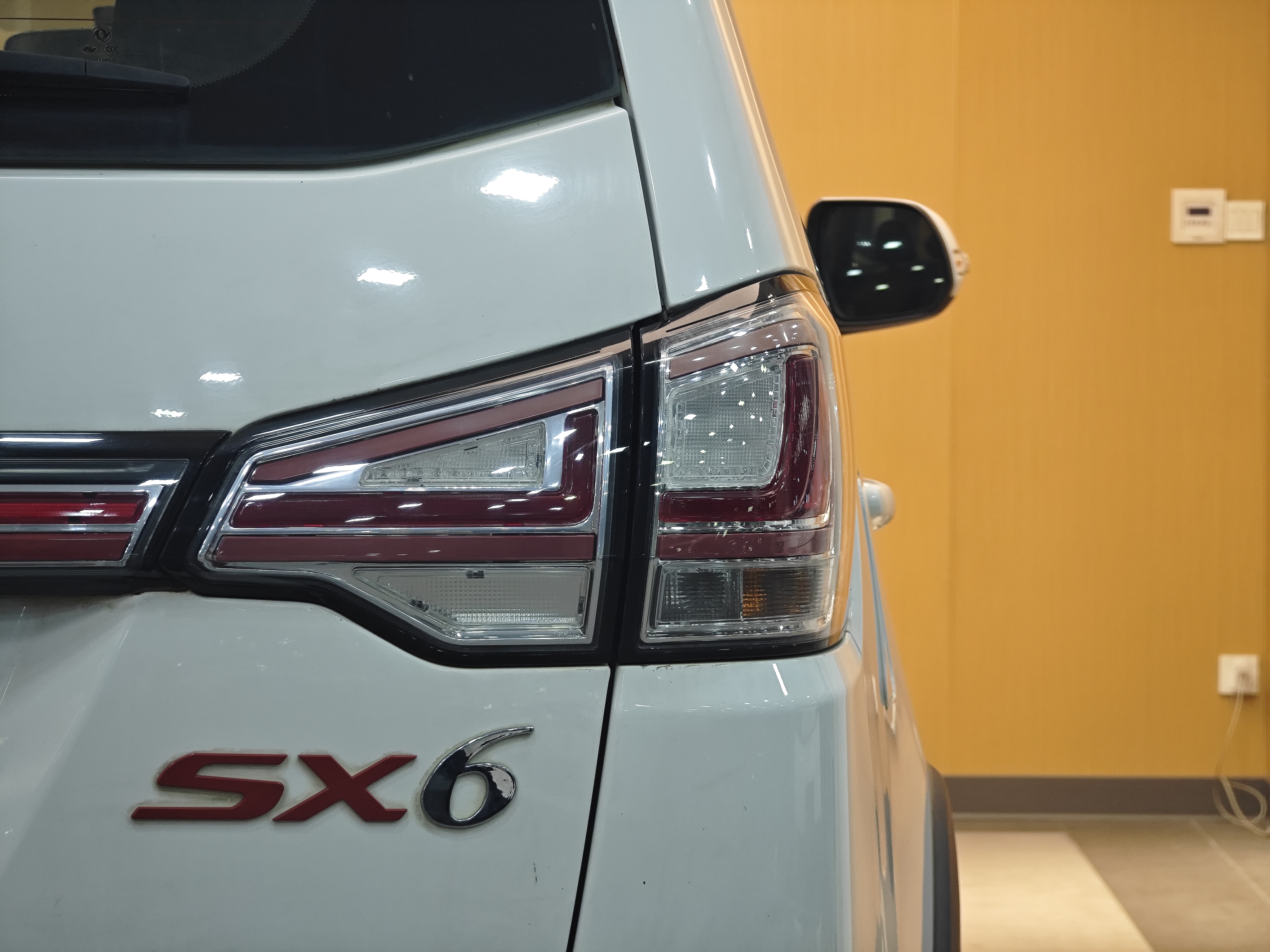 Forthing SX6 2016 car image #29