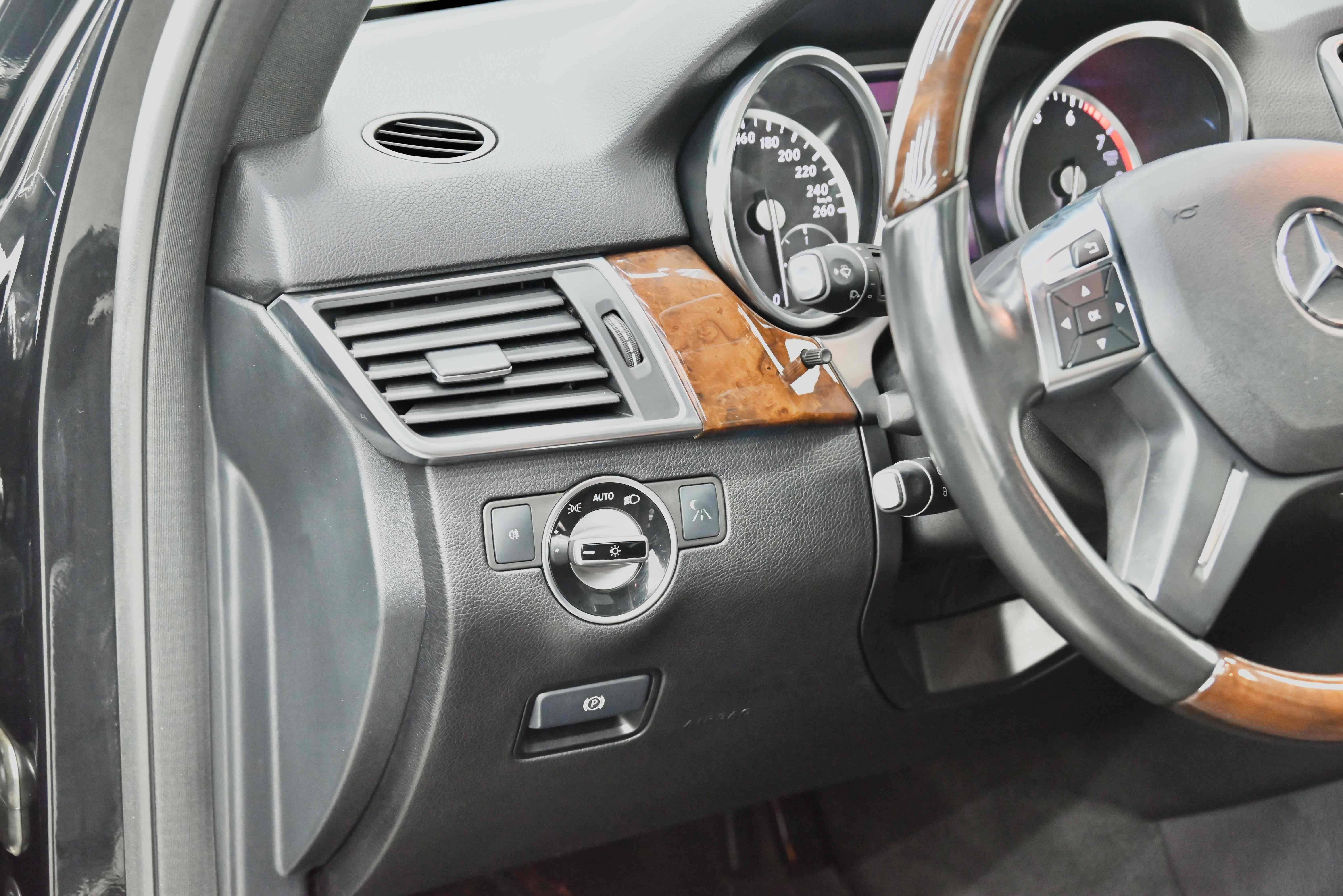 Mercedes-Benz M Class 2014 car image #29