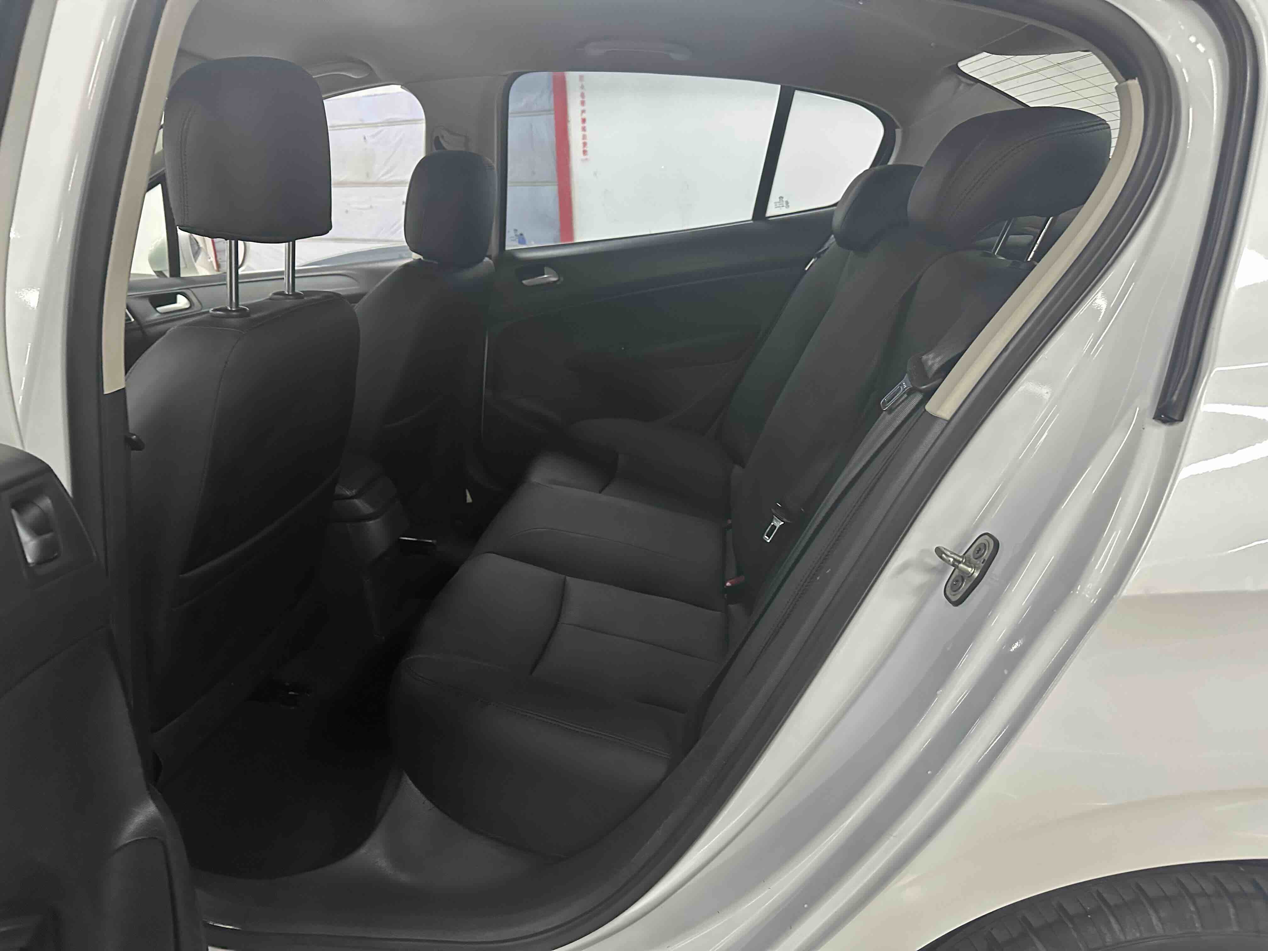 Peugeot 308 2015 #29 Peugeot 308 2015 car image #29