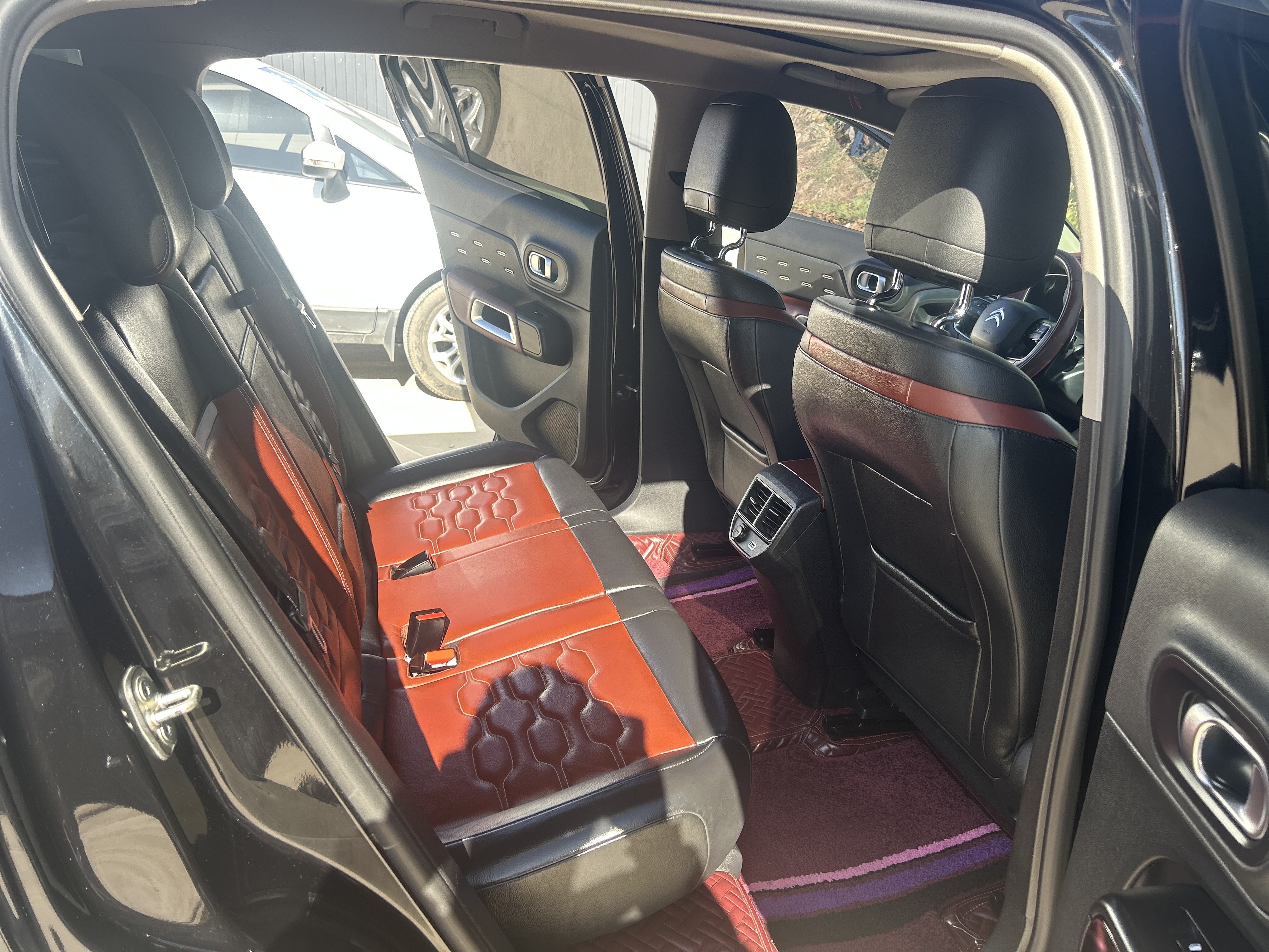 Citroen C5 AIRCROSS 2018 immagine di auto #29