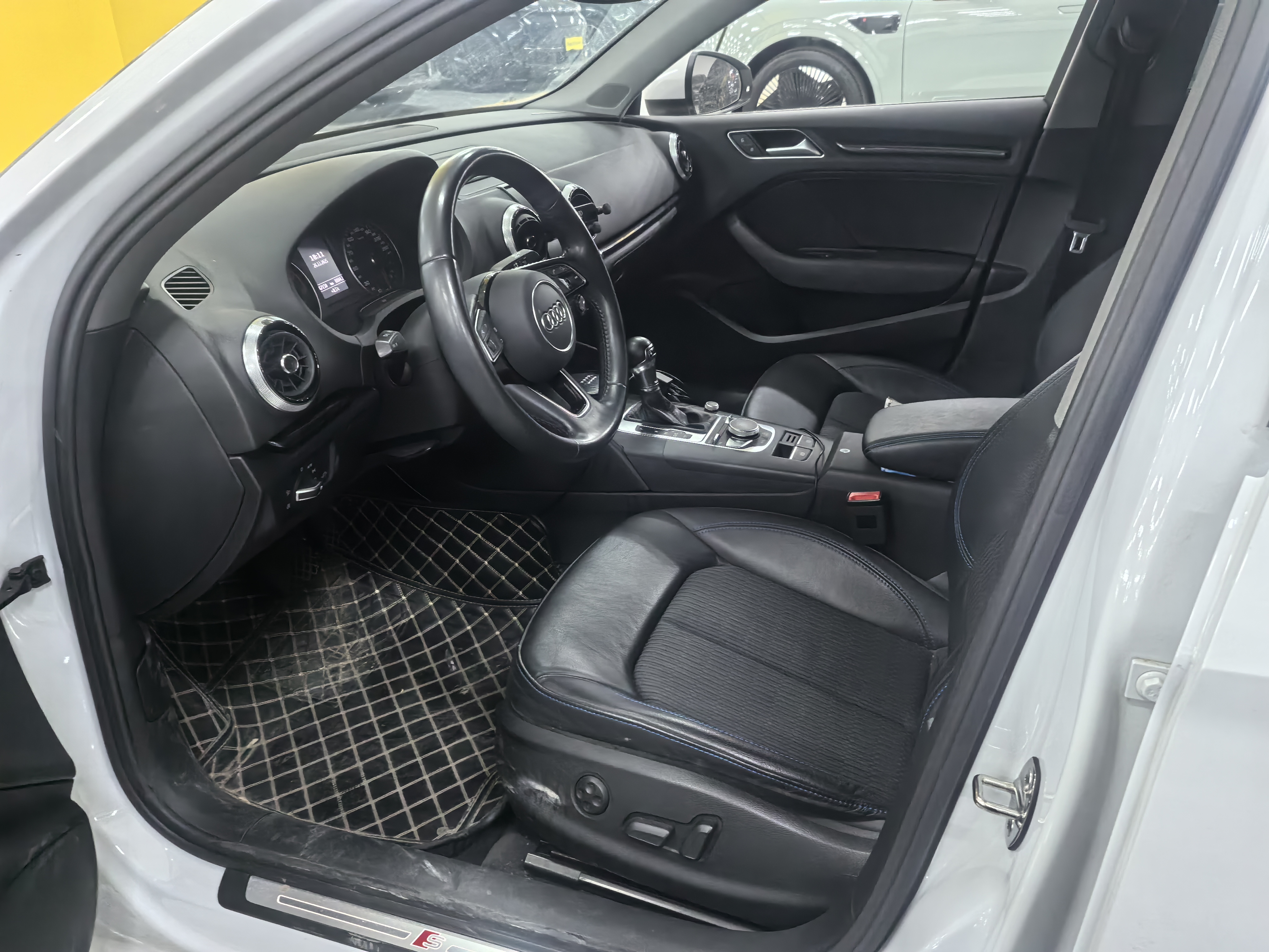 Audi A3 2019 car image #29