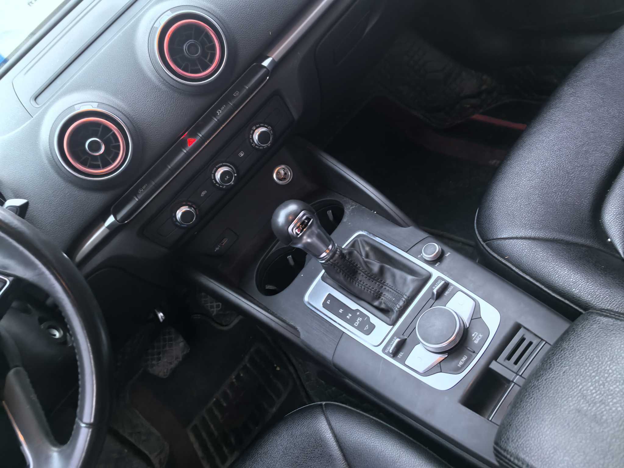 Audi A3 2019 car image #29