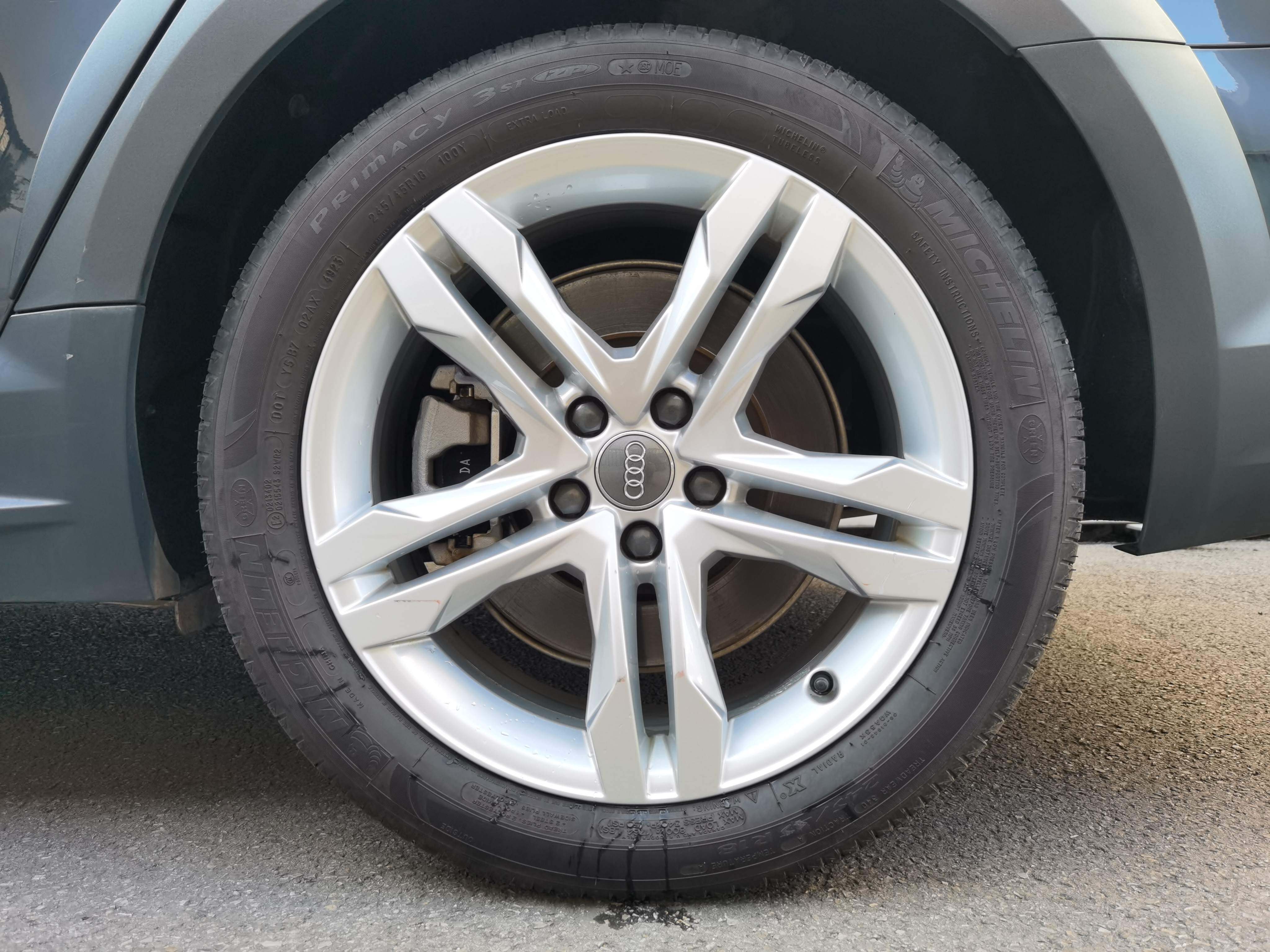 Audi A4 (Imported) 2019 #29 Audi A4 (Imported) 2019 car image #29