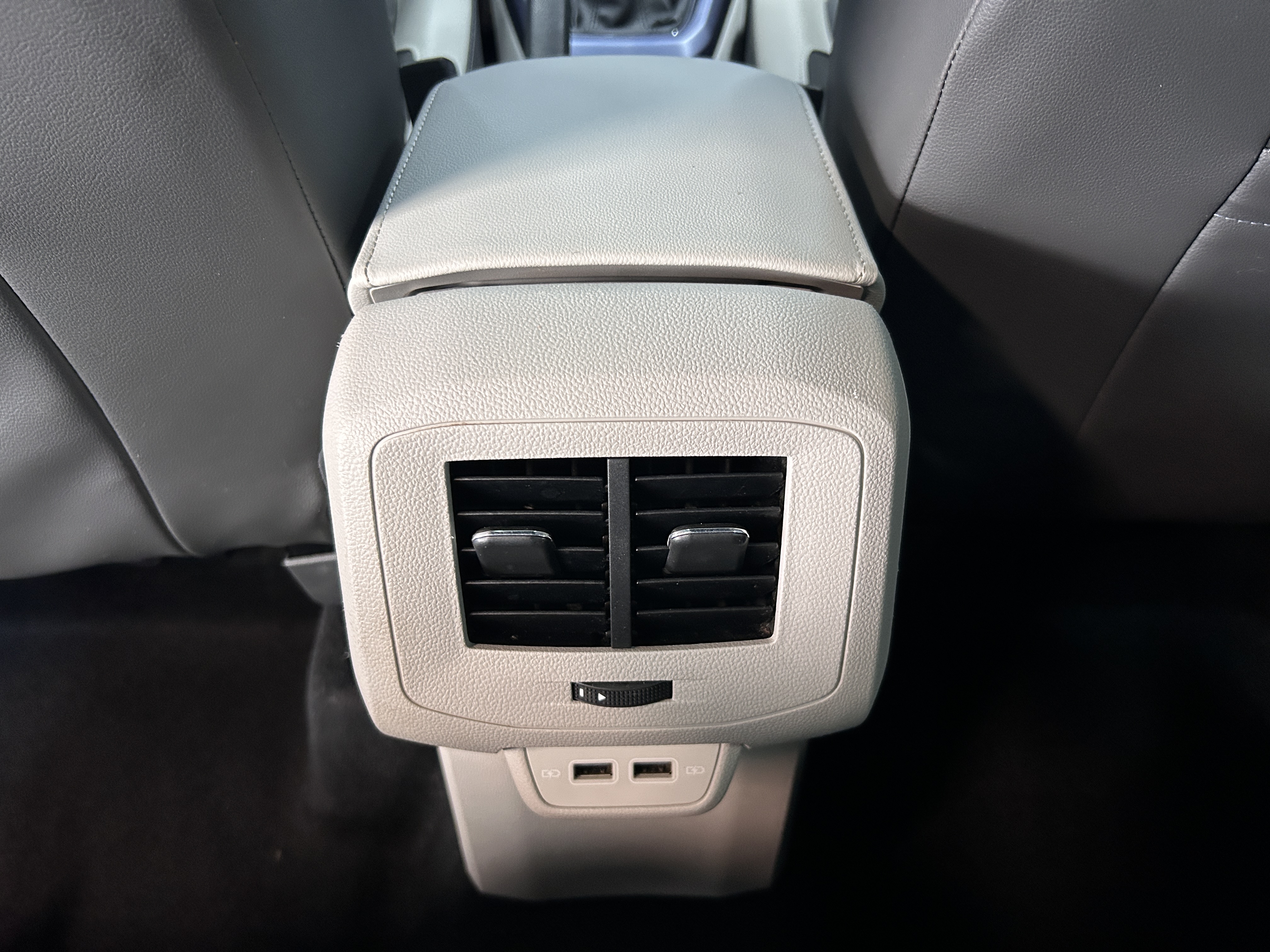 Volkswagen T-Cross 2020 #29 Volkswagen T-Cross 2020 car image #29